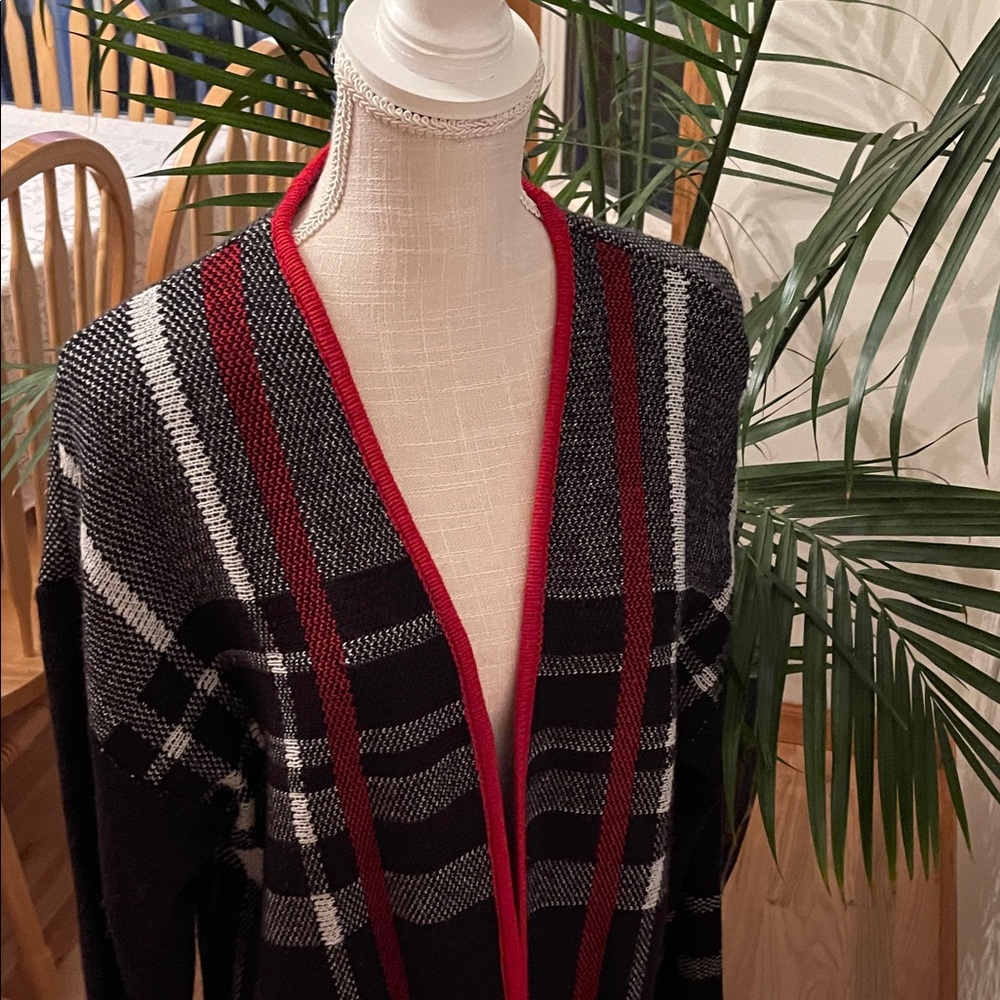 Black and Red Plaid Women's Cardigan - Picture 8 of 9